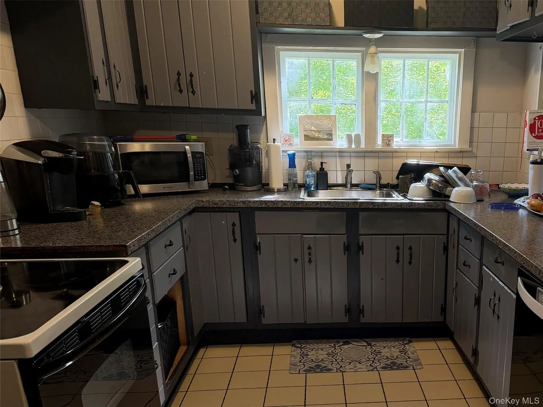 Photo of 450 Haviland Drive