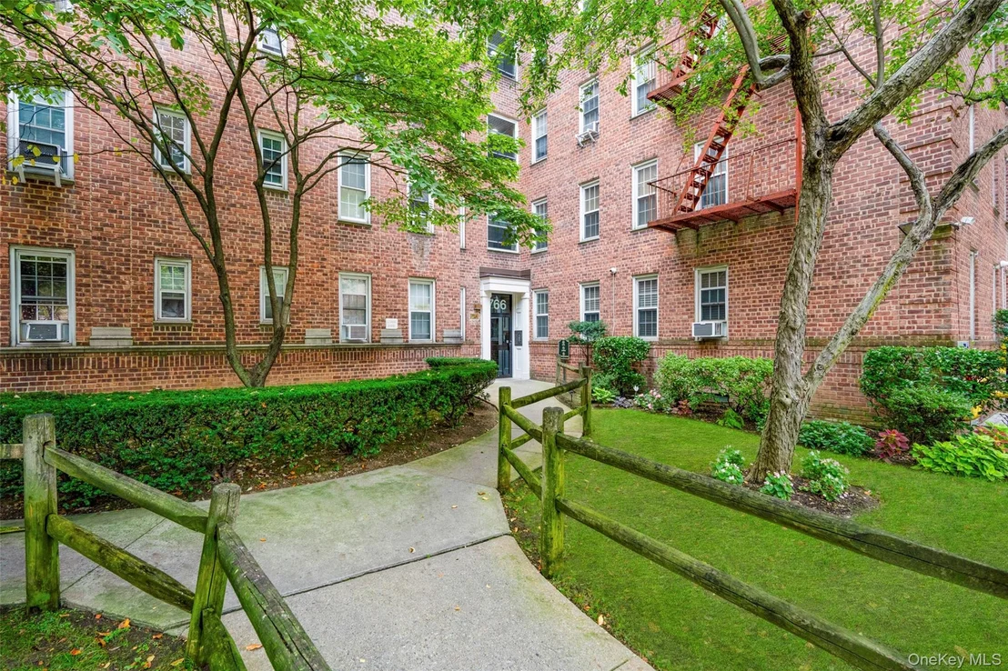 Photo of Unit B18 at 766 Bronx River Road