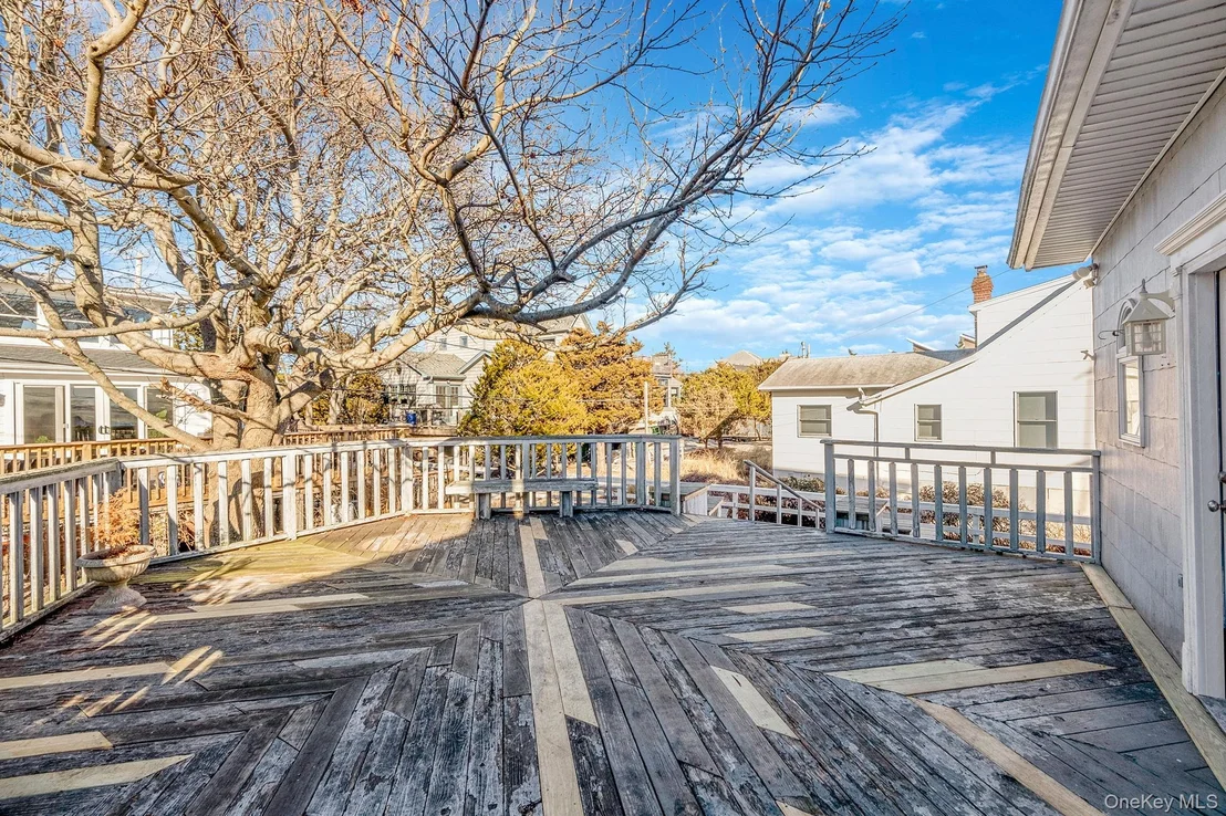 Photo of 116 Oak Beach Road