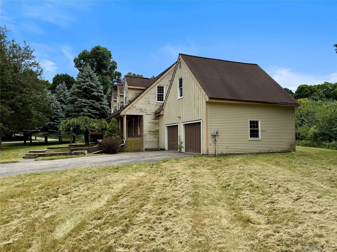 Photo of 18 Fox Run