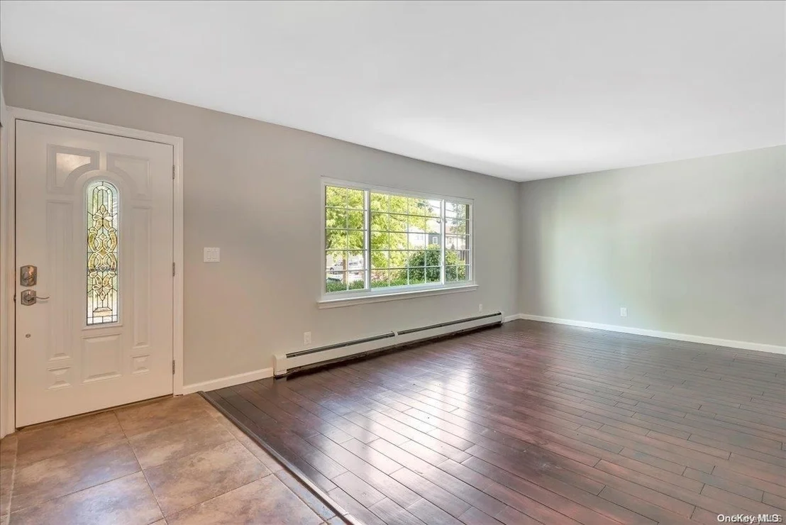 Photo of 67 Farmers Avenue