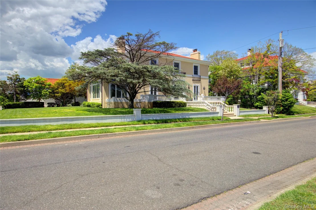 Photo of 159 Magnolia Boulevard