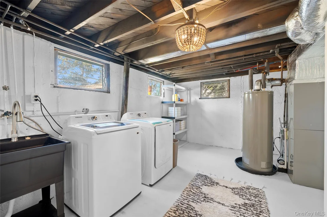 Photo of 98 Paula Boulevard