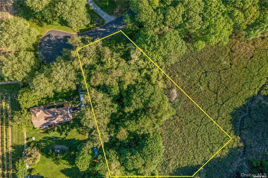 Photo of 955 Blossom Bend
