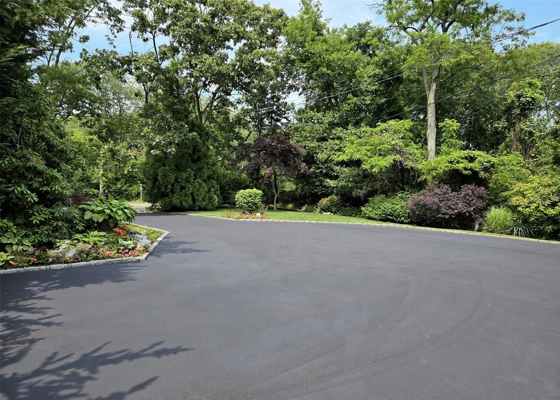 Photo of 1778 Spur Drive S