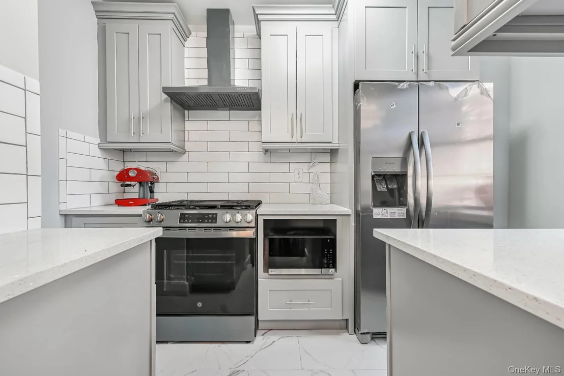 Photo of Unit 2B at 828 Bronx River Road