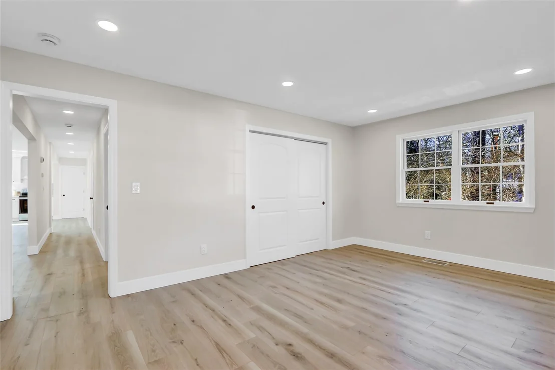 Photo of 12 Pineway Avenue