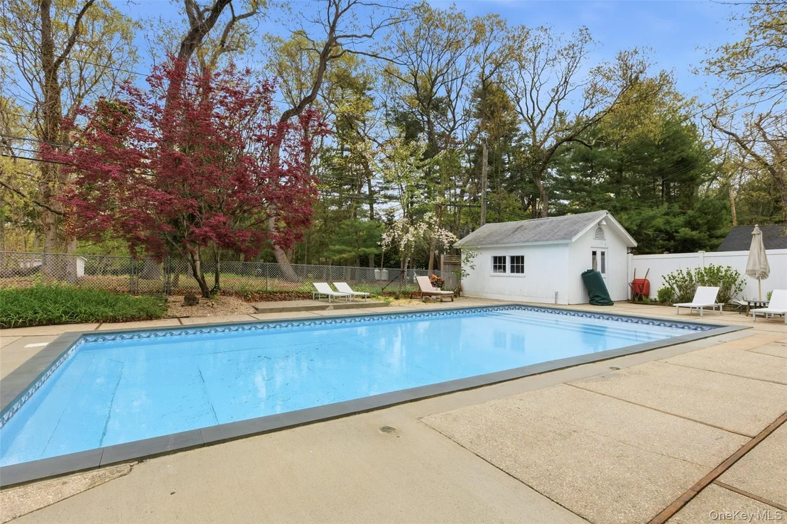 Photo of 33 Hillside Road