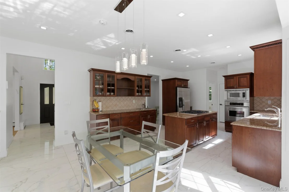 Photo of 105 Hempstead Road