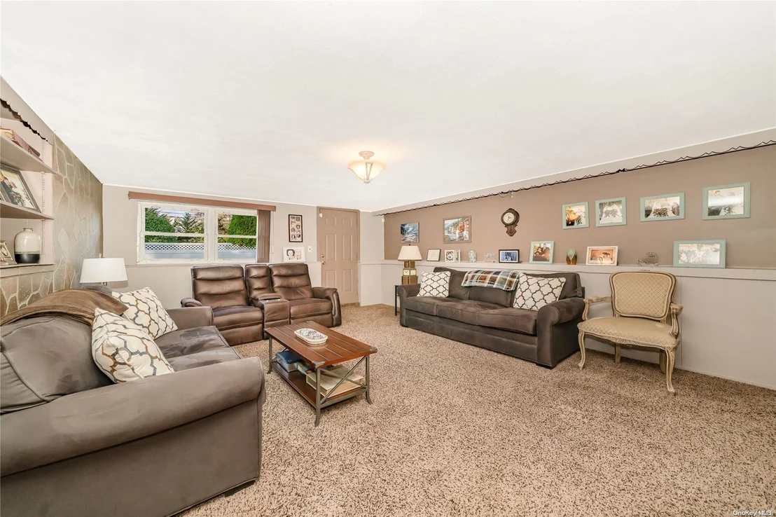 Photo of 102 Bud Lane
