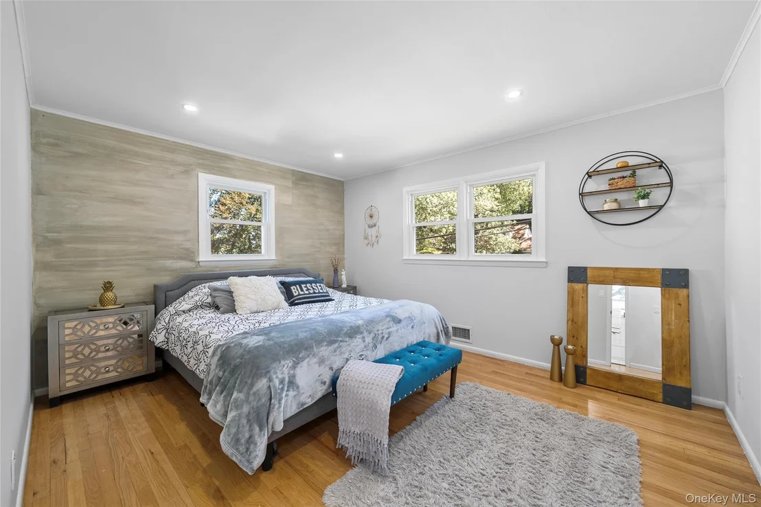 Photo of 98 Paula Boulevard