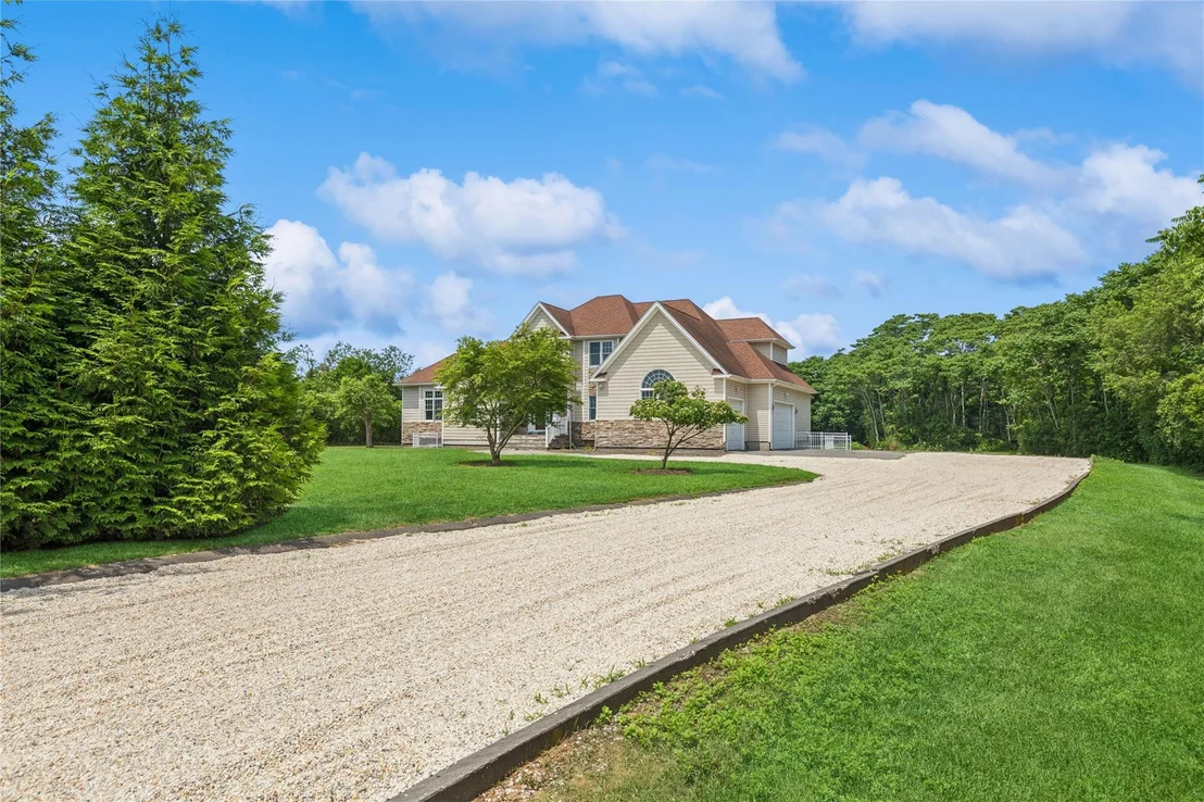 Photo of 1465 Ackerly Pond Lane