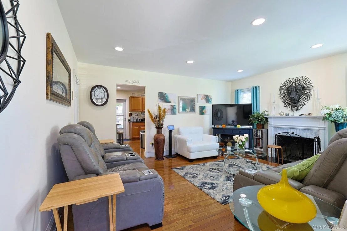 Photo of 42 Streit Avenue