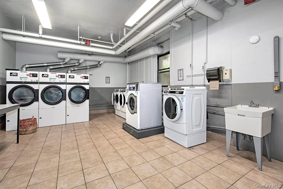 Photo of Unit 3F at 35 Parkview Avenue