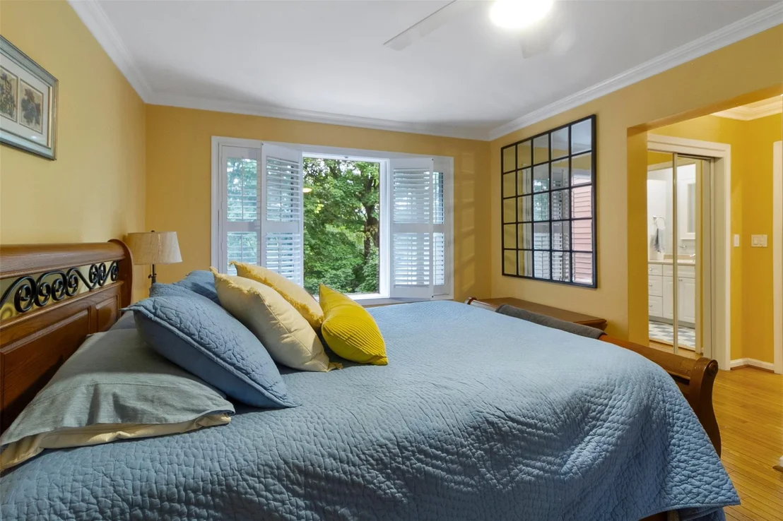 Photo of 8 Knoll View