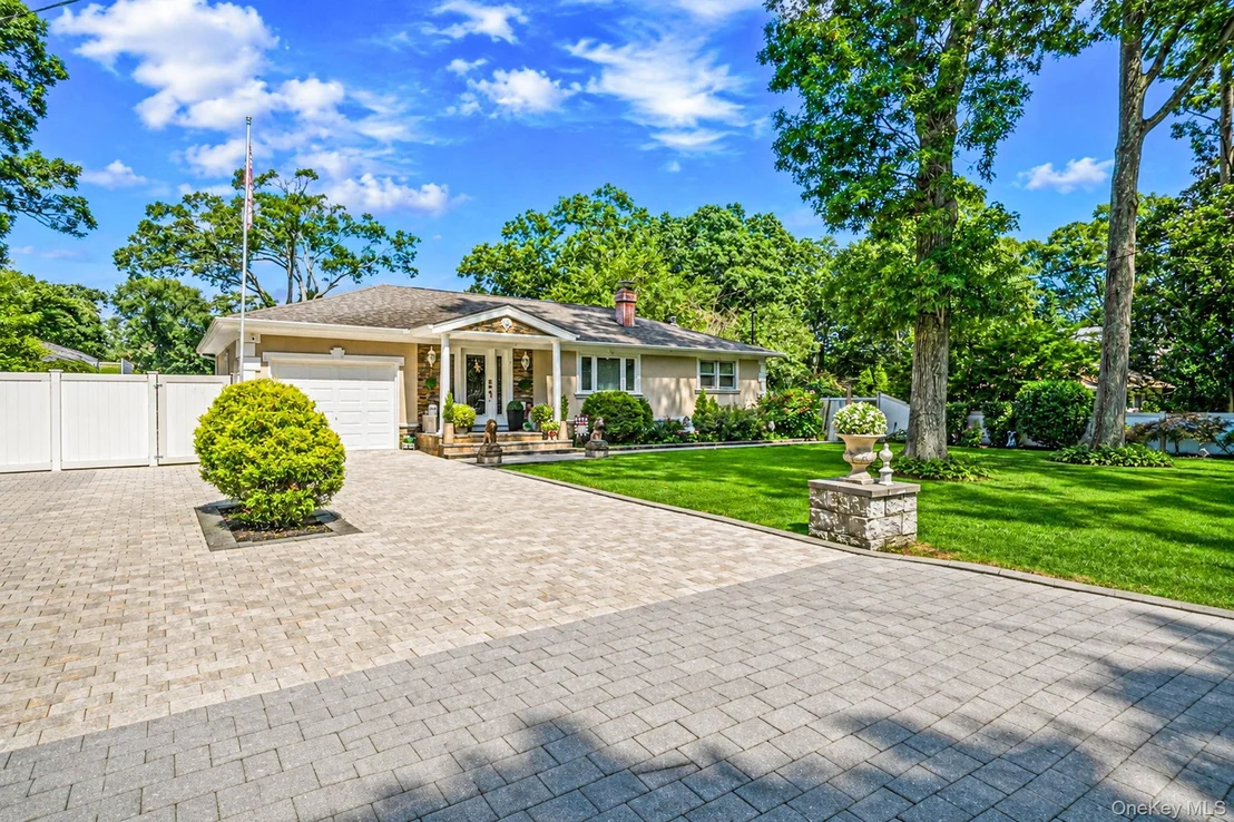 Photo of 5 Overlook Drive