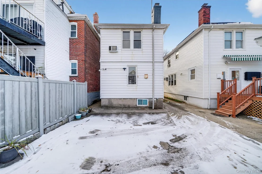 Photo of 1850 Hone Avenue