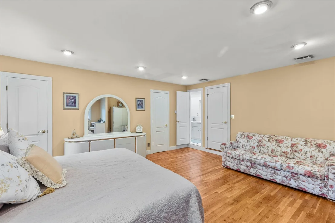 Photo of 8 Wichard Boulevard