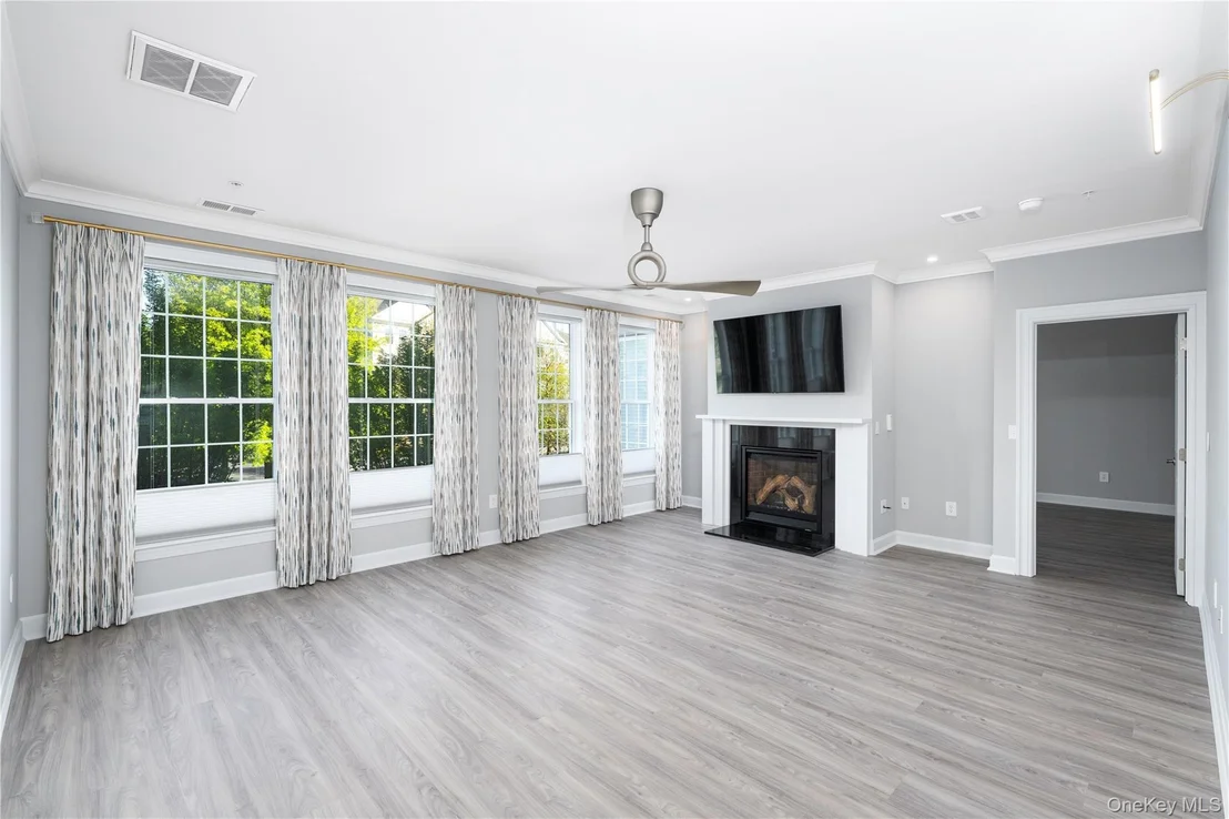 Photo of 326 Regency Drive