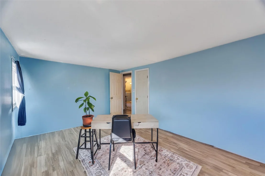 Photo of 41 Lakeside Drive