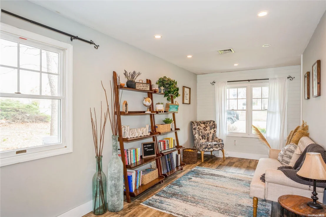 Photo of 9 Folsom Lane