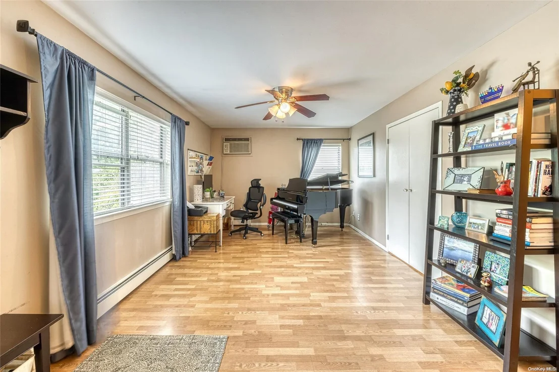 Photo of 2174 Hamilton Road