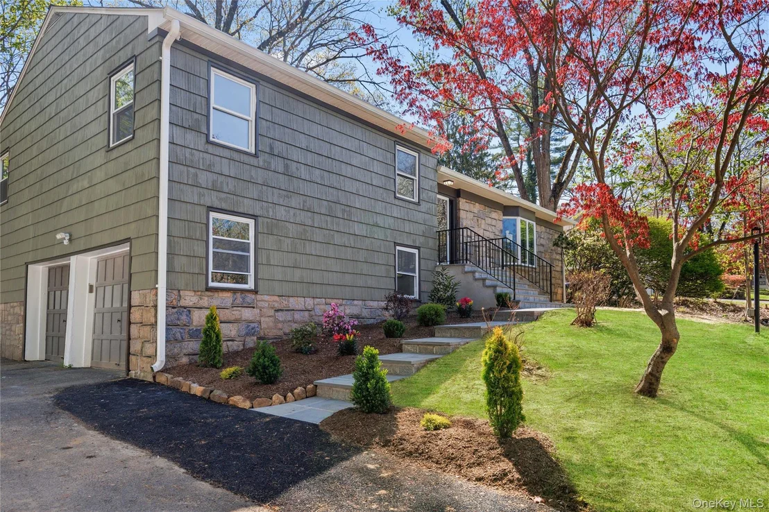 Photo of 816 Hardscrabble Road