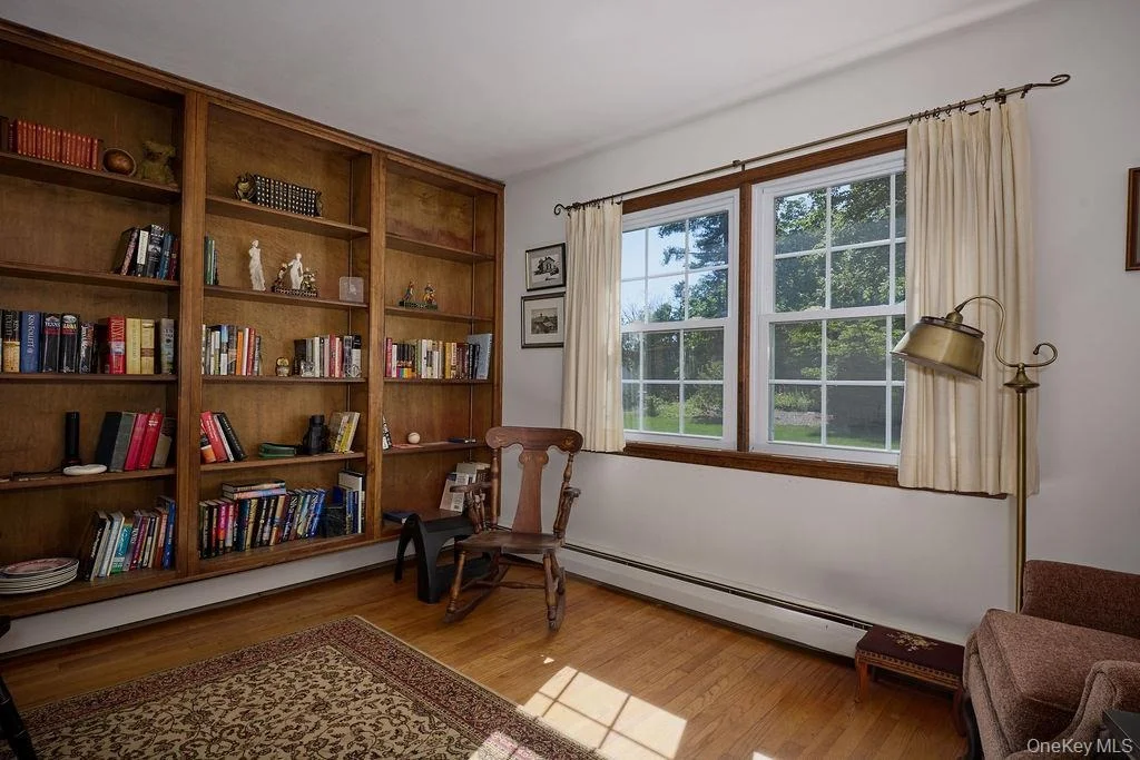 Photo of 10 Stoutenburgh Drive