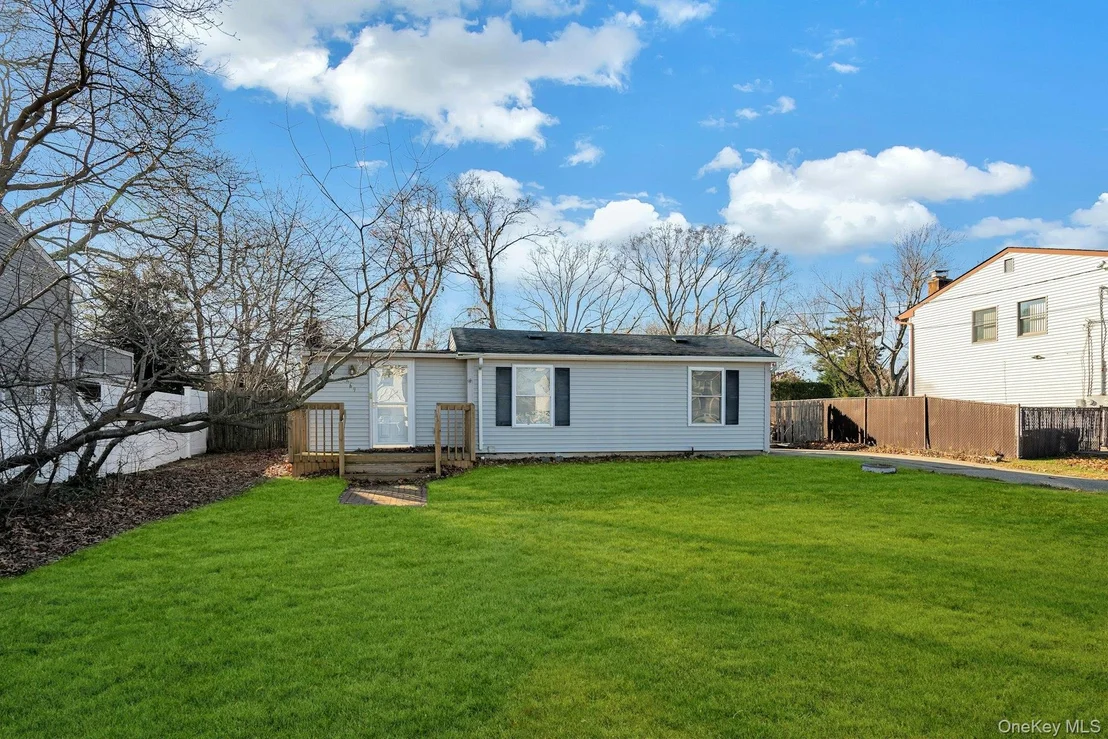 Photo of 669 East Drive