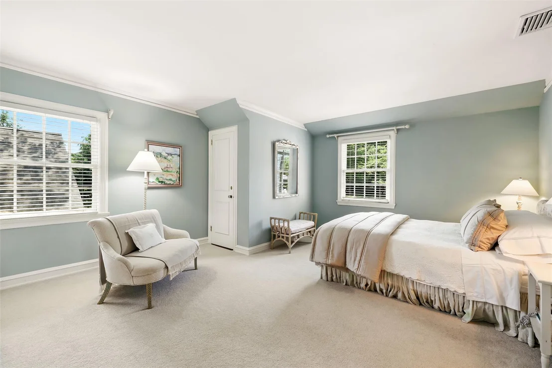 Photo of 325 Highland Road