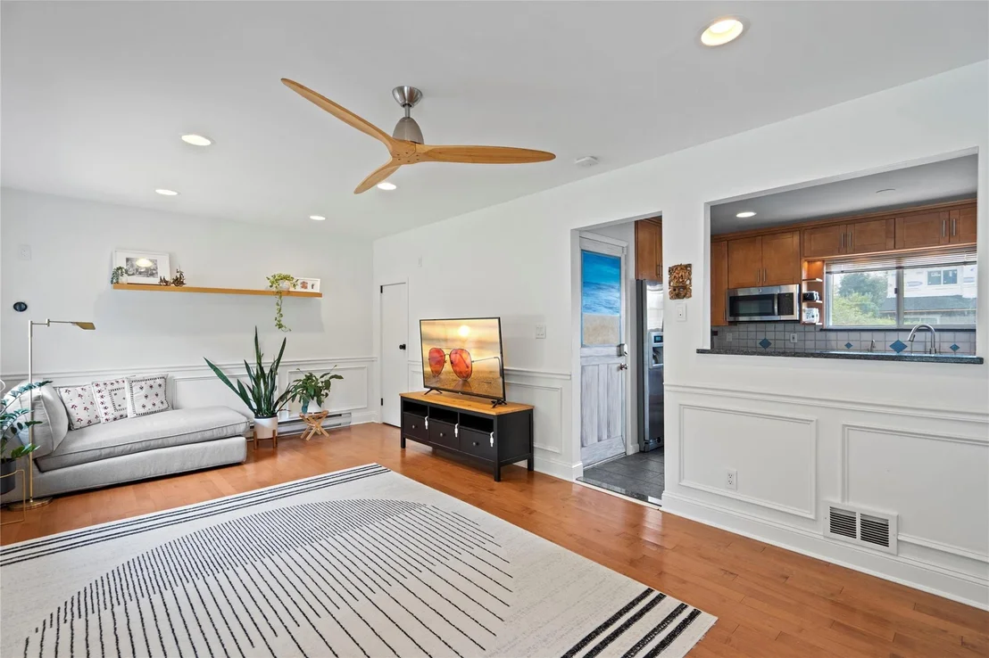 Photo of 10 Lillian Lane