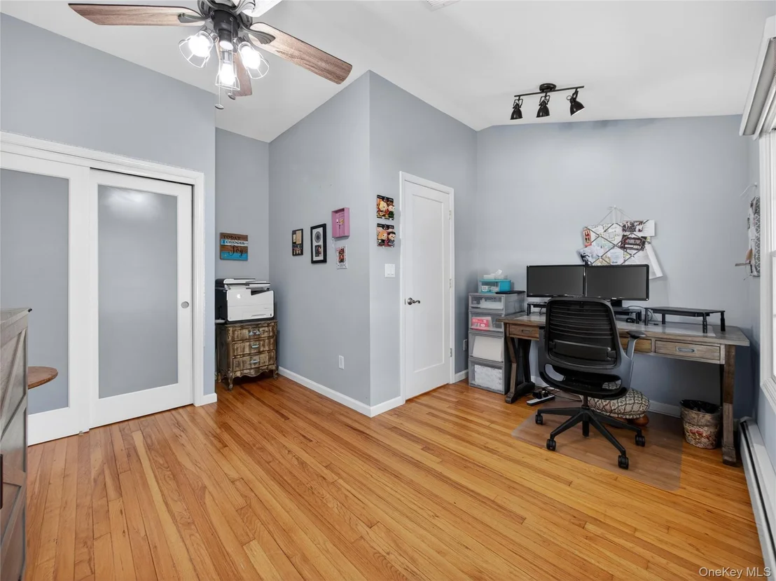Photo of 42 Chestnut Oval