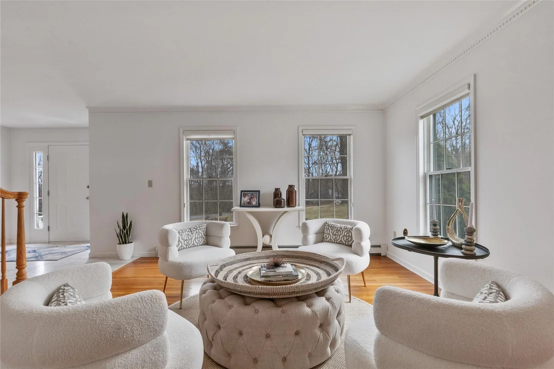 Photo of 15 Shoshone Drive
