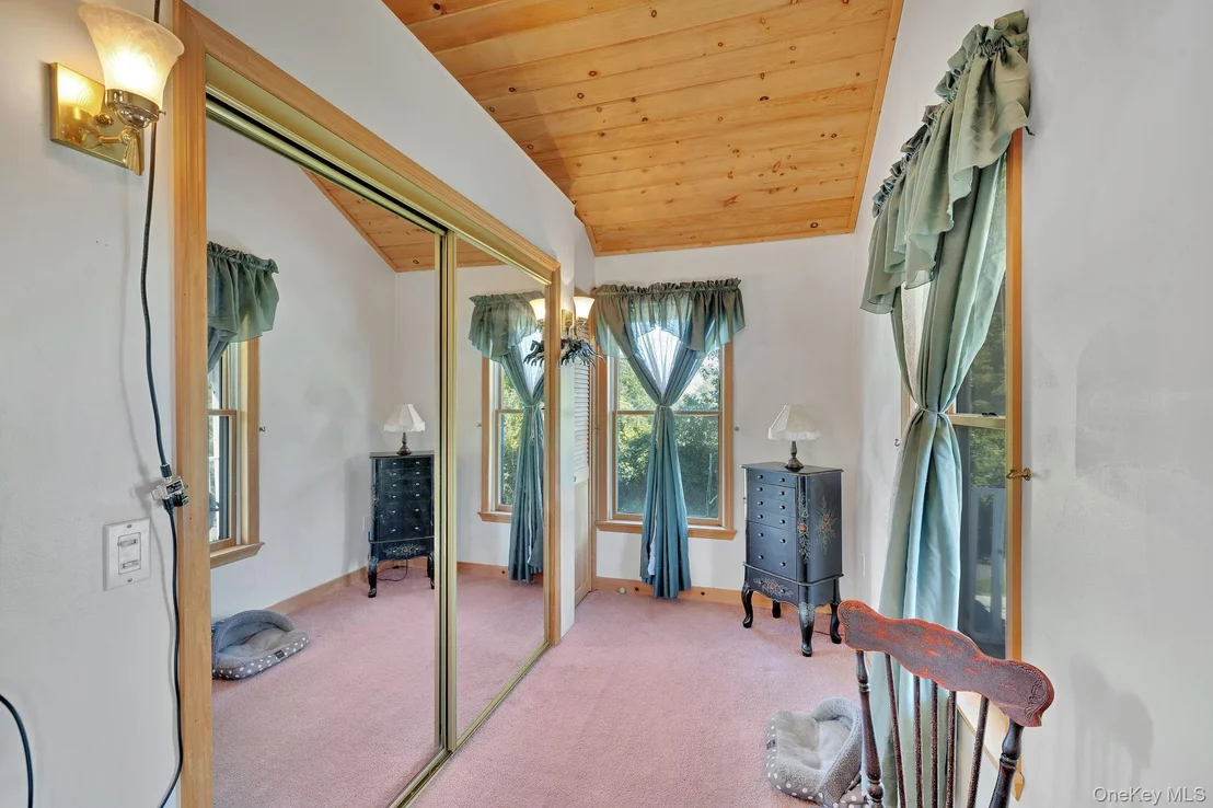 Photo of 19 Eagle Heights Place