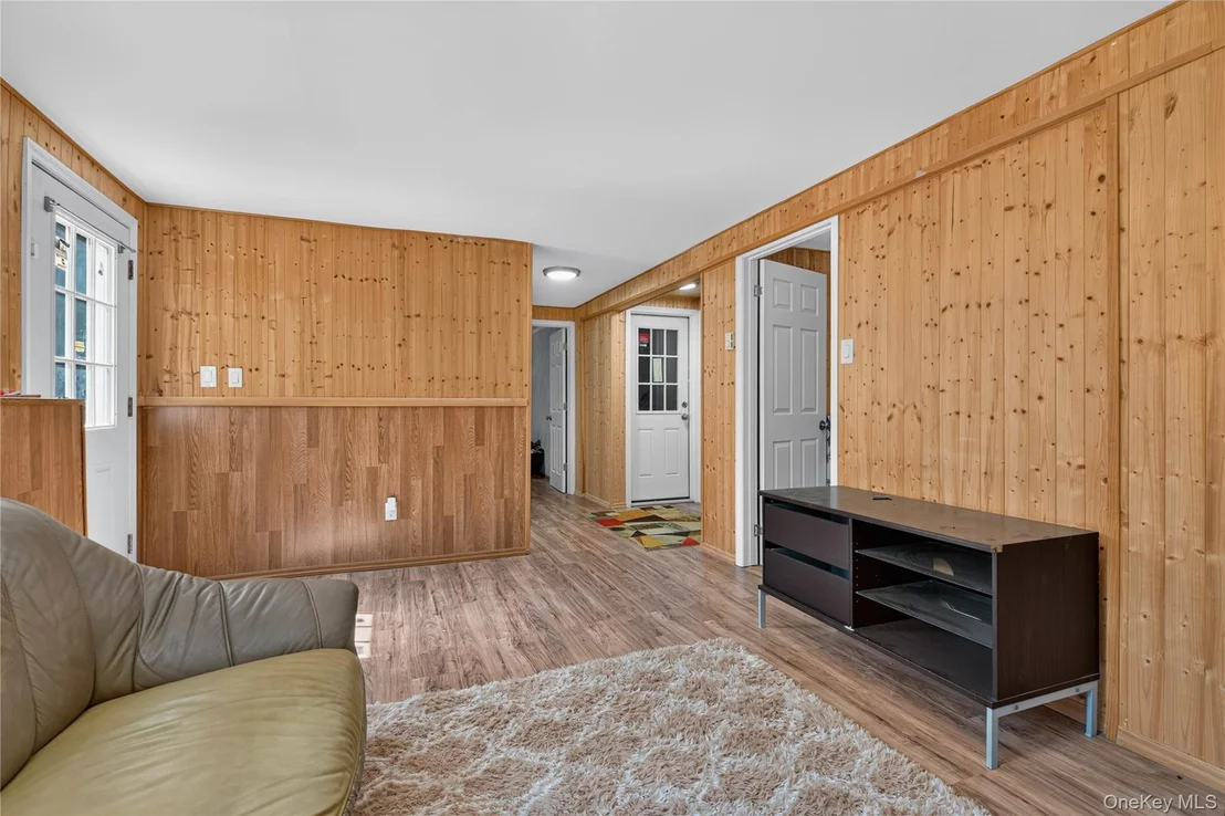 Photo of 108 Maplewood Avenue
