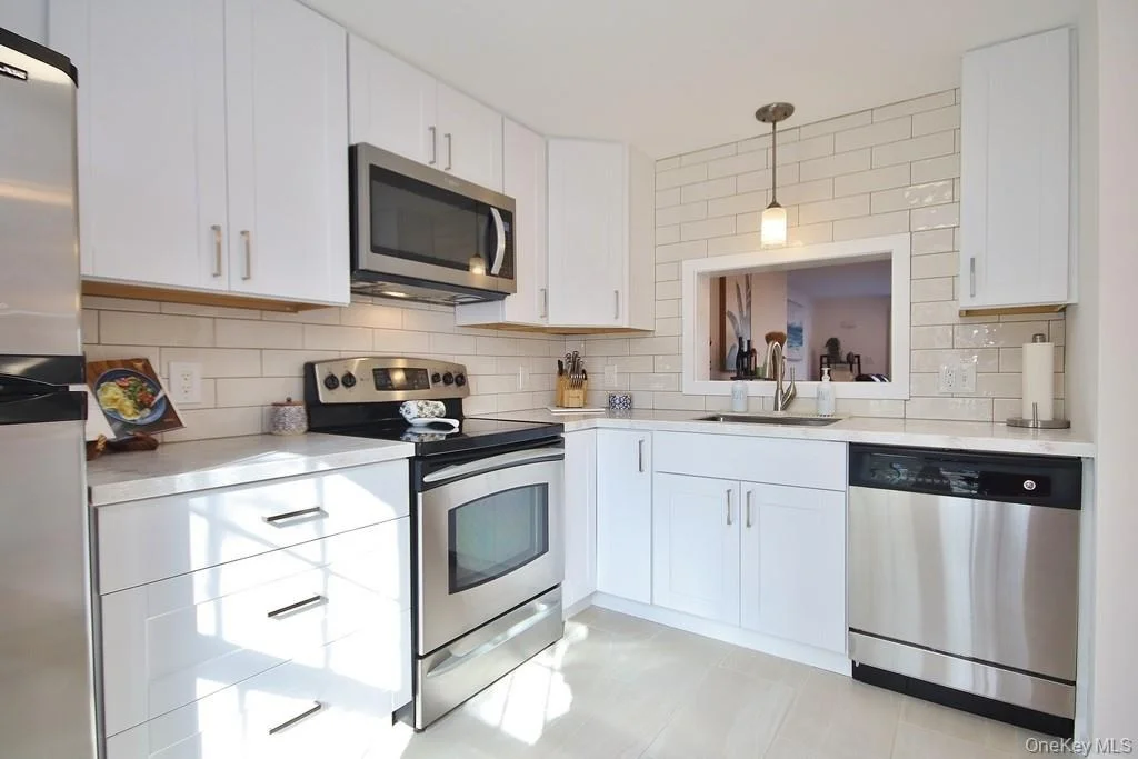 Photo of 902 Williamsburg Drive