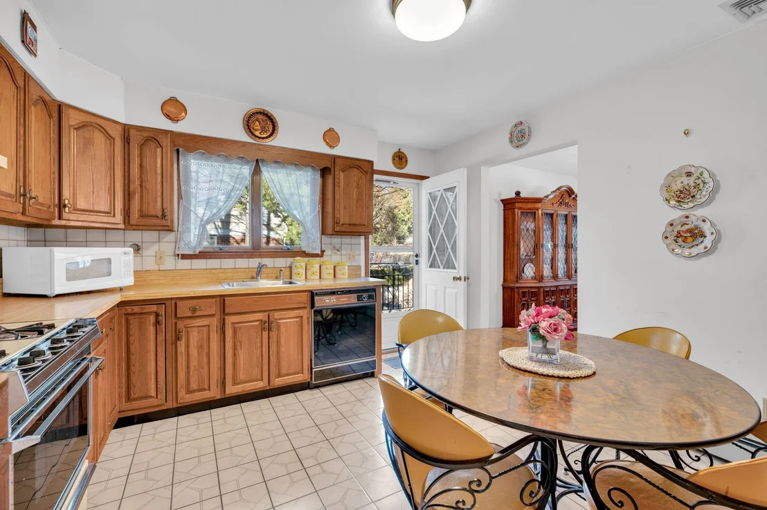 Photo of 187 Minerva Drive