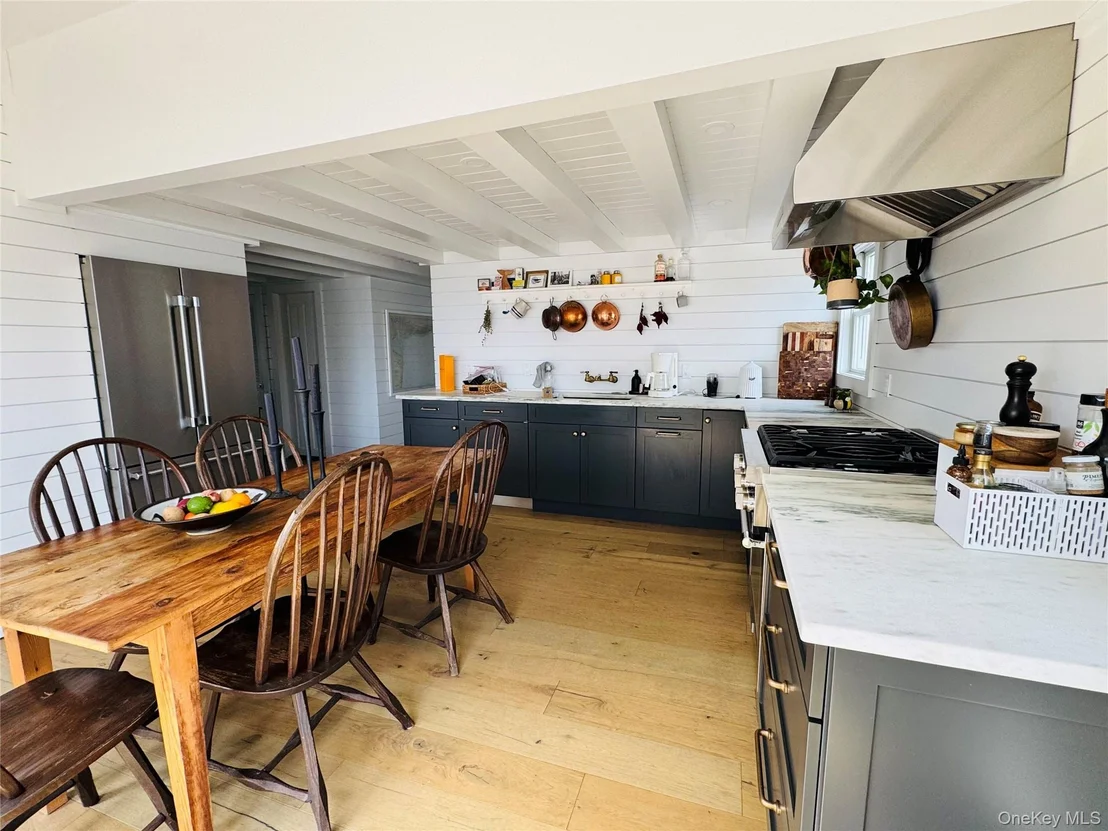 Photo of 106 Oak Beach Road