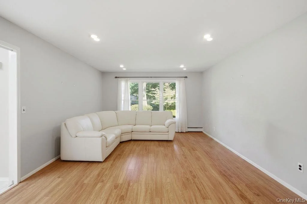 Photo of 20 Oak Tree Drive