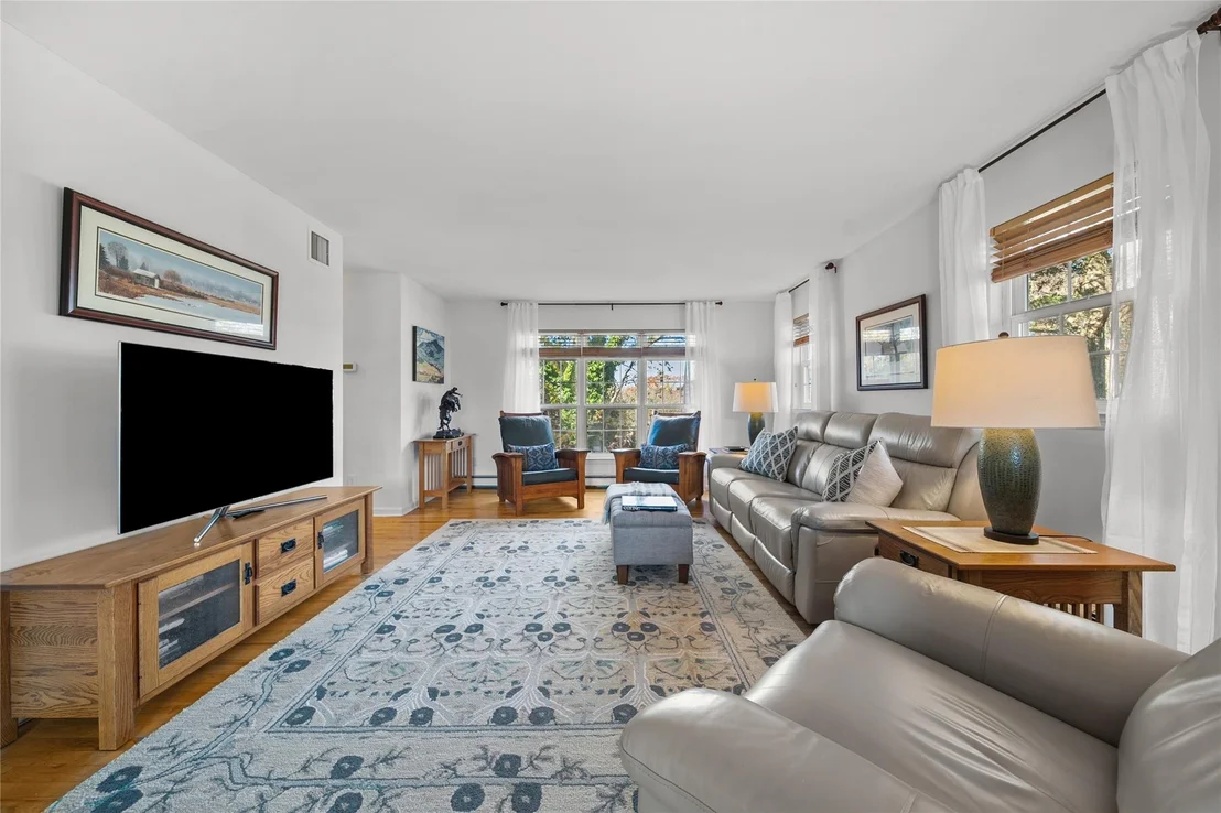 Photo of 730 Sebastians Cove