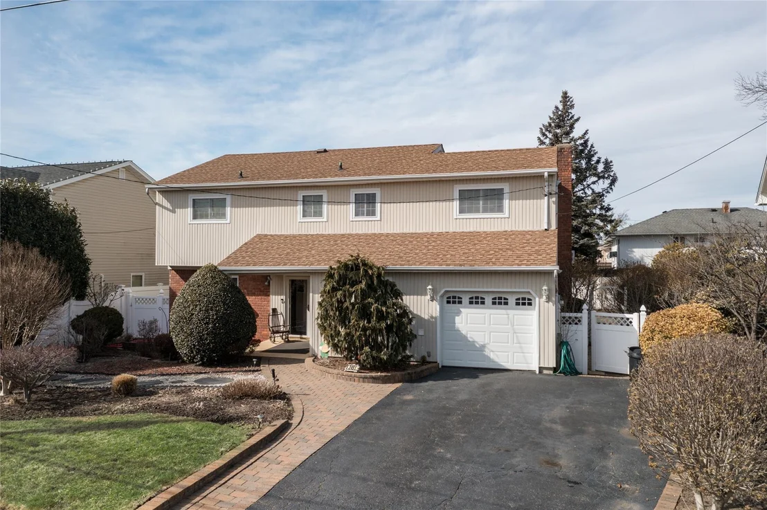 Photo of 2491 Malibu Road