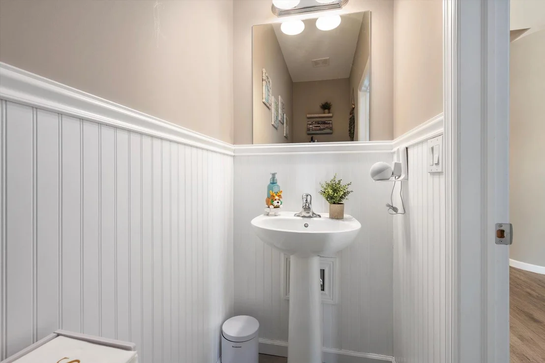 Photo of 15 Pondview Circle