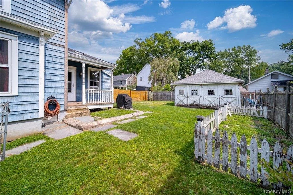 Photo of 5 Maple Street