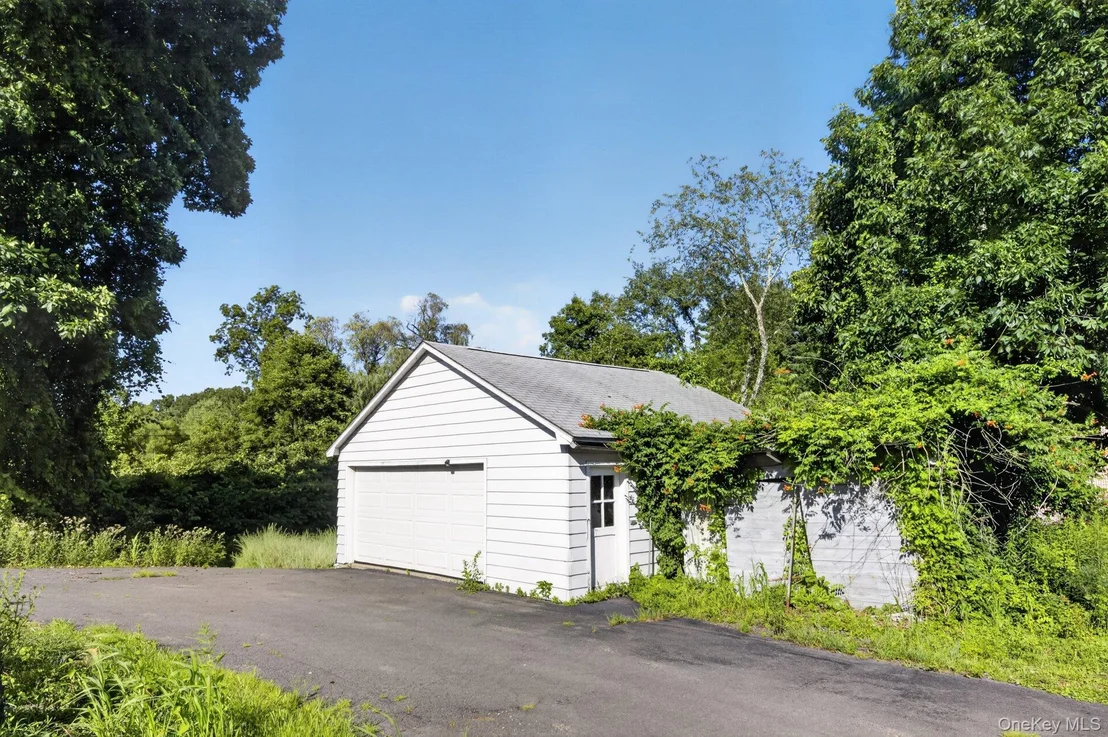 Photo of 315 Pine Bush Road
