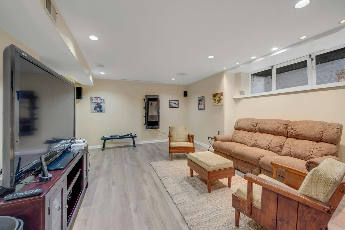 Photo of 280 Beverly Road