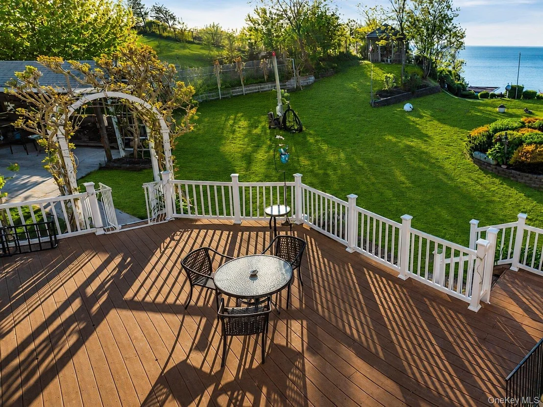 Photo of 995 Red Fox Road