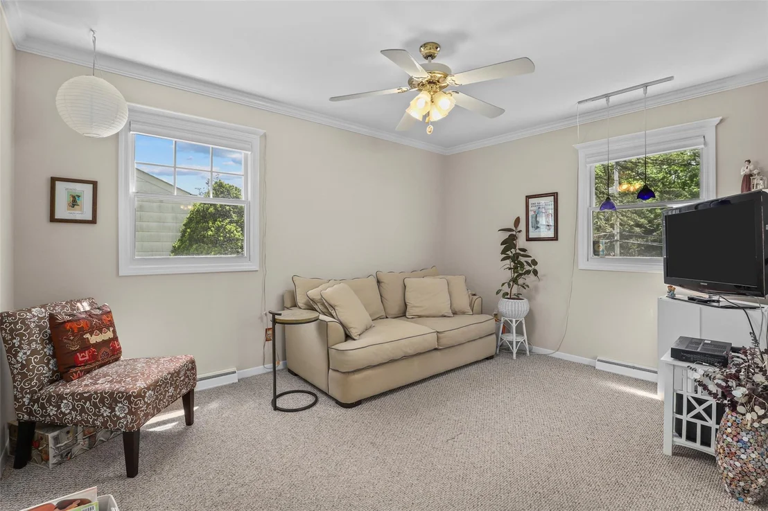 Photo of 130 Putnam Road