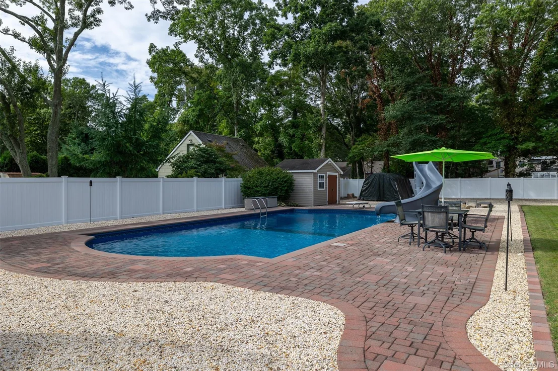 Photo of 44 Juniper Avenue