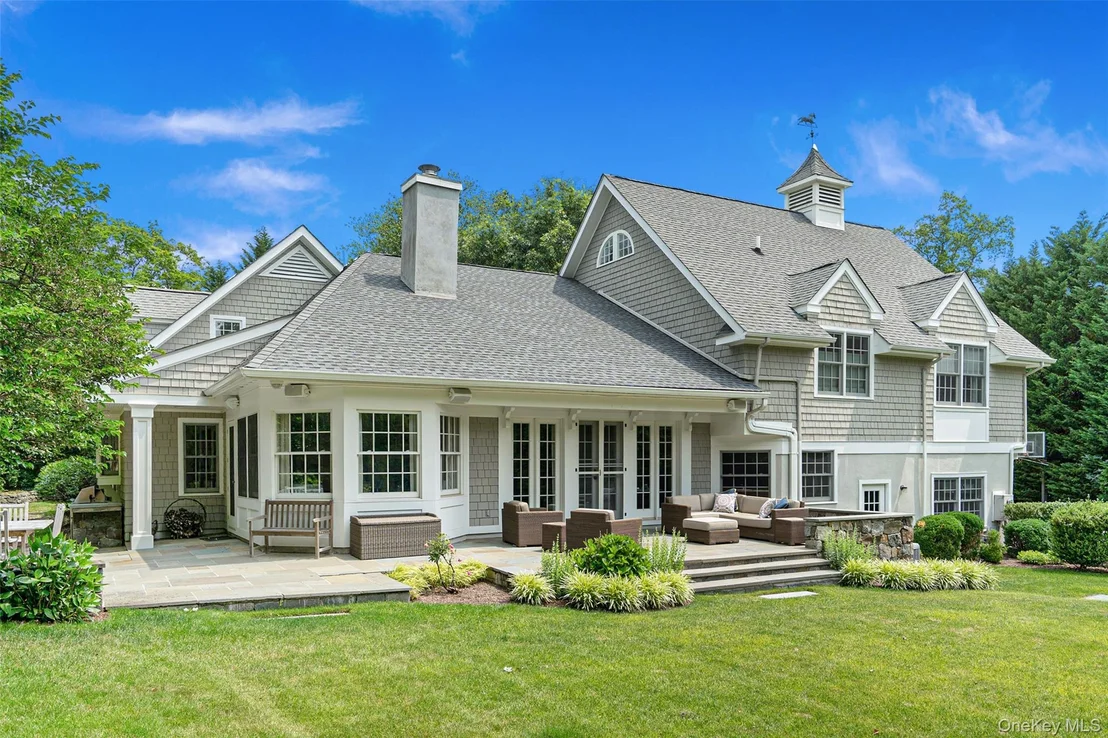 Photo of 880 Forest Avenue