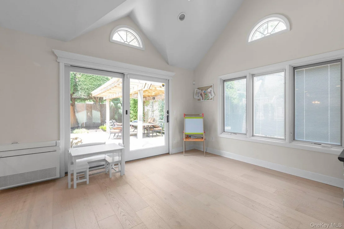 Photo of 33 Nancy Boulevard